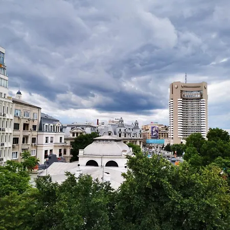 Central Studio With View- Near Old Town Apartment